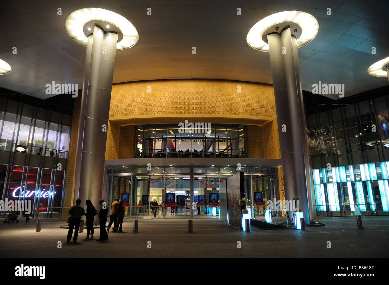 La entrada al centro comercial Dubai Mall, Dubai, Emiratos Árabes