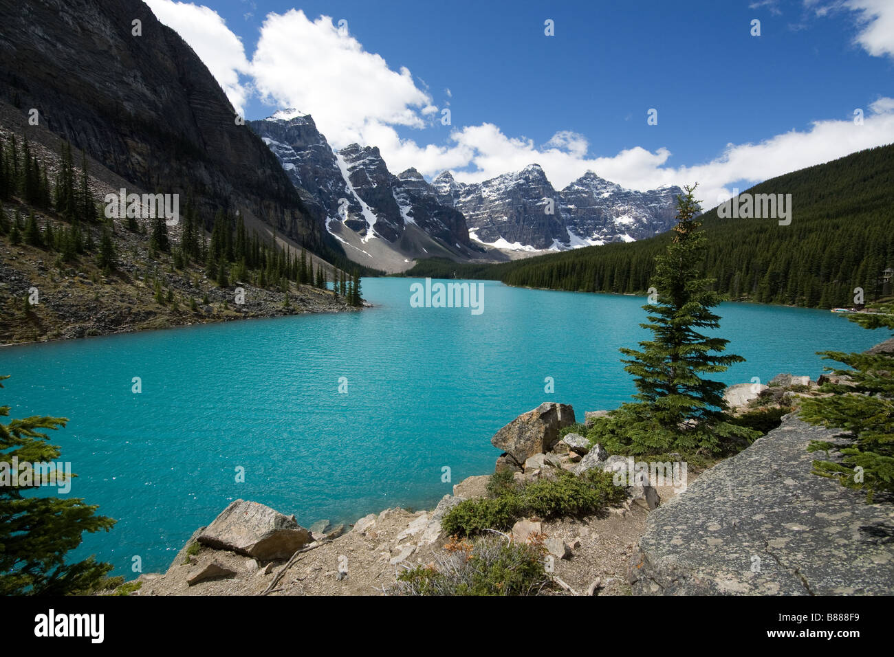 Valle de los Diez Picos, el Lago Moraine, Parque Nacional de Banff, Canadá Foto de stock