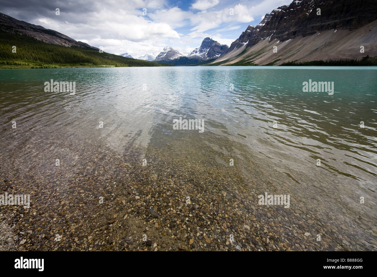 El Lago Bow, Canadian Rockies, Canadá Foto de stock