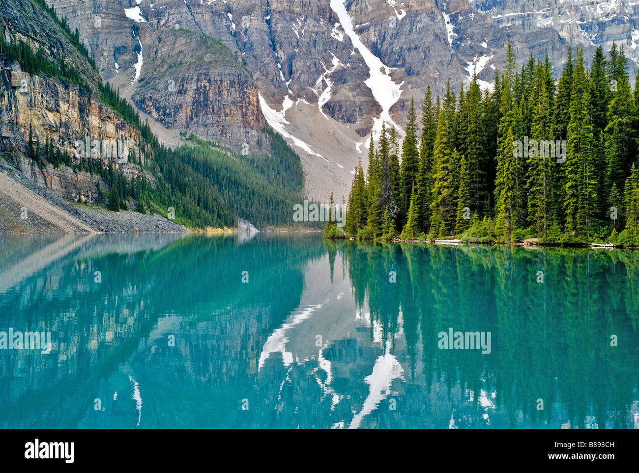 El lago Moraine, Parque Nacional de Banff, Canadá Foto de stock