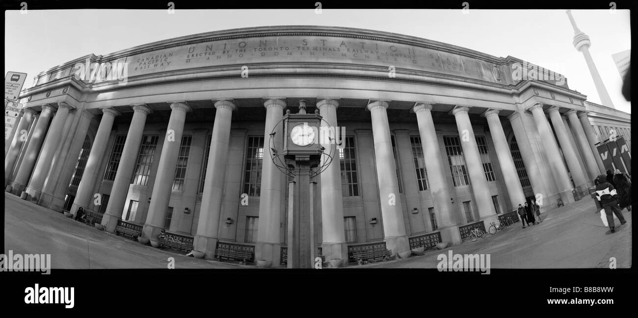 FV4121, Brian Summers; frente a la Union Station, gran angular, B/W  Fotografía de stock - Alamy