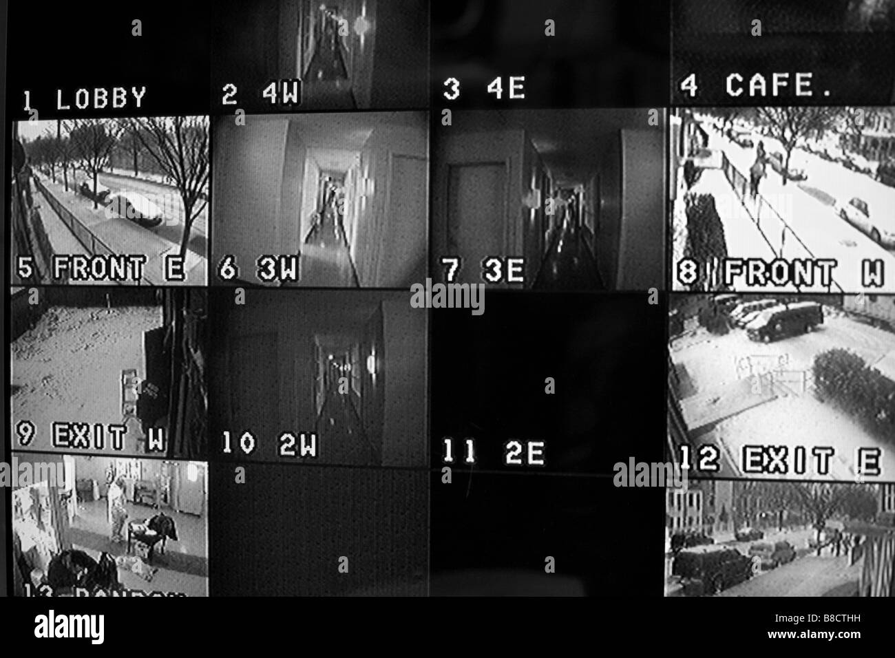 Monitor de vigilancia con cámaras de seguridad Fotografía de stock Alamy