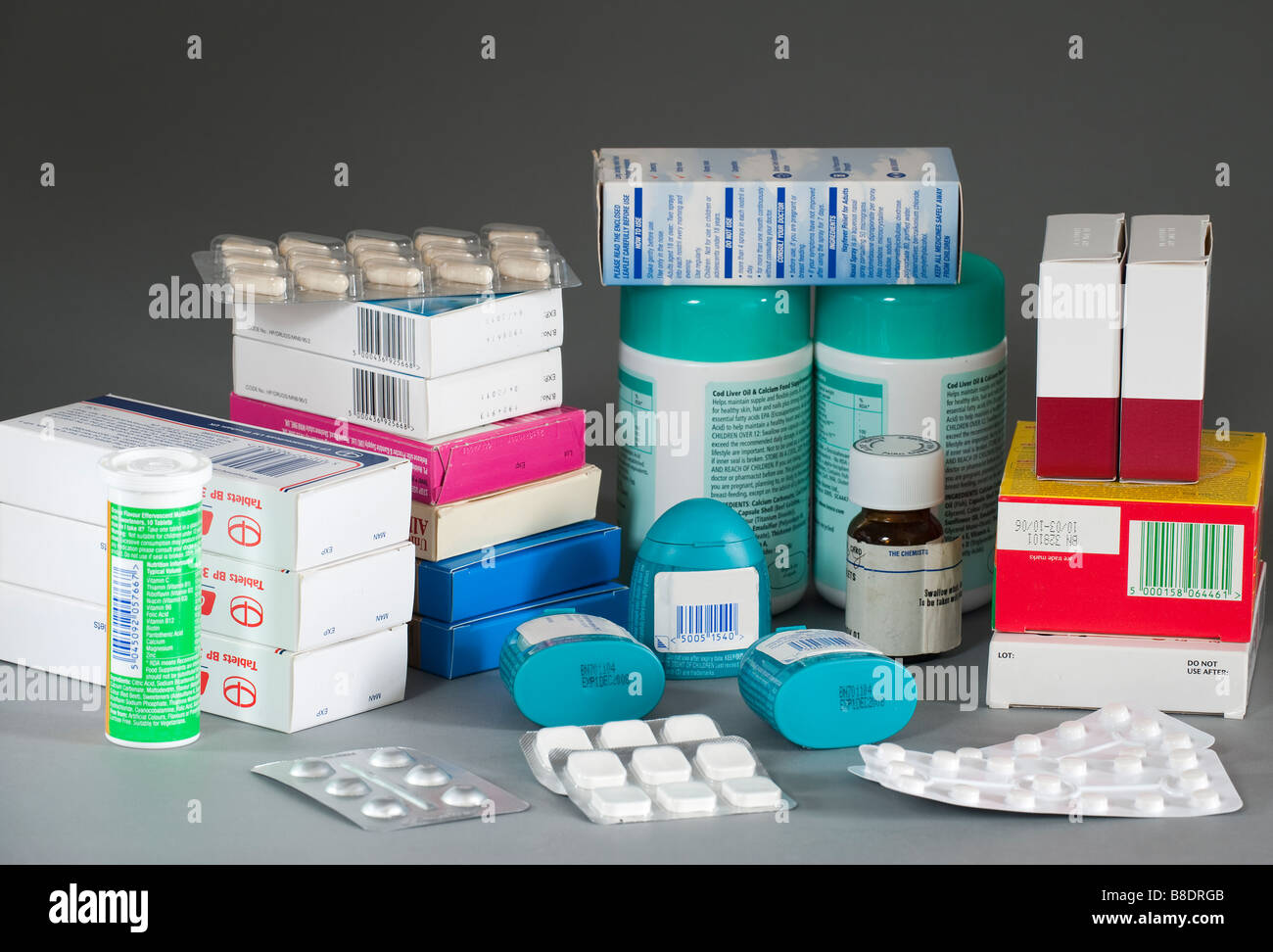 Contenedores mixtos de medicamentos Foto de stock