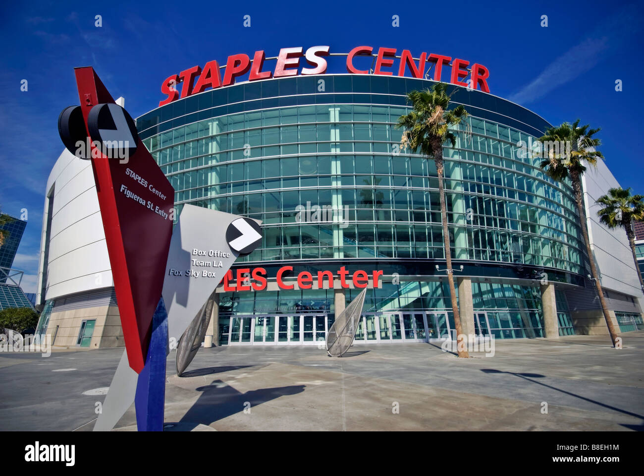 Staples Center Arena deportiva multiuso en el centro de Los Ángeles, California Foto de stock