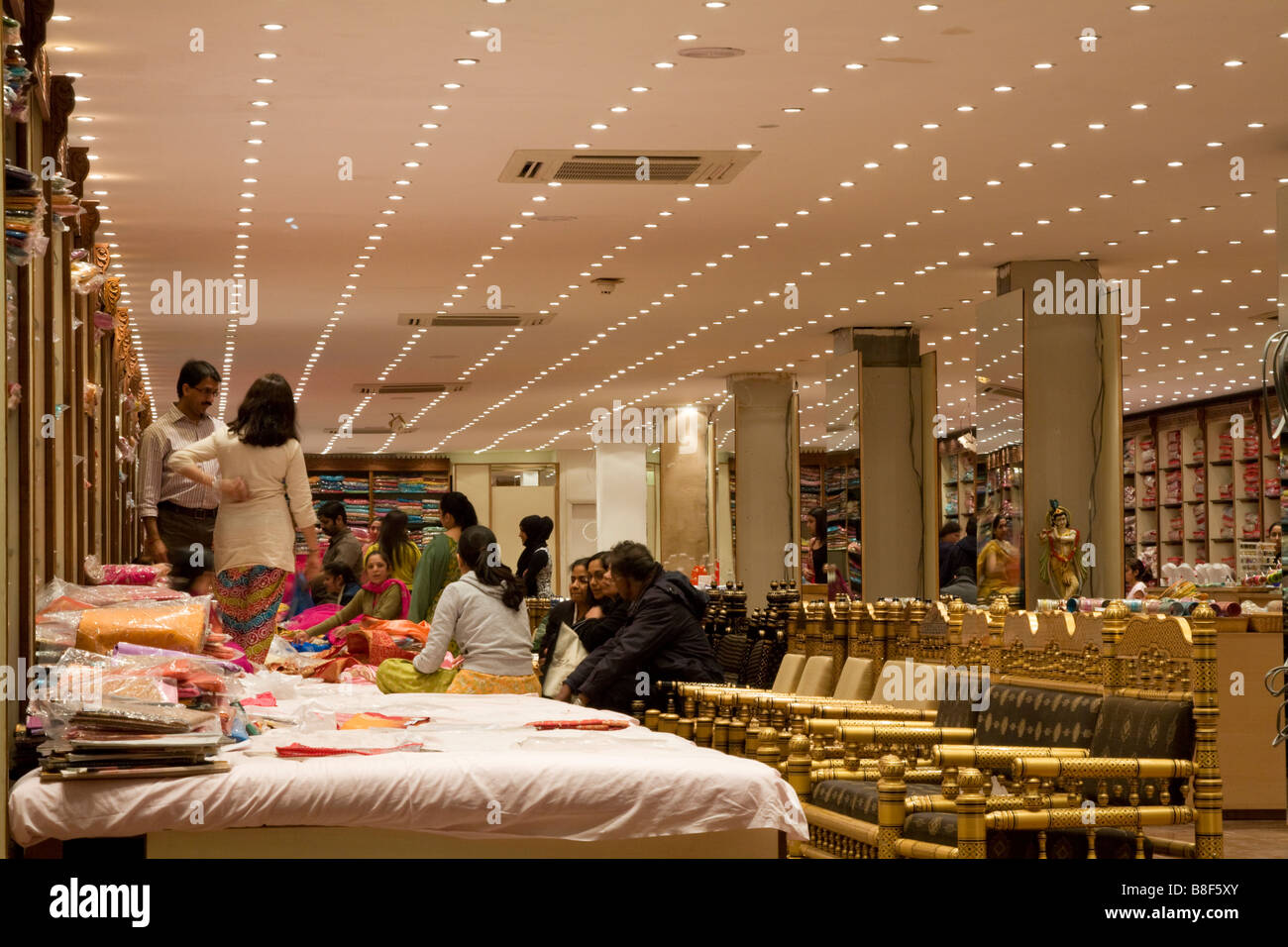 Tienda de ropa Sari indio - Wembley - Londres Foto de stock