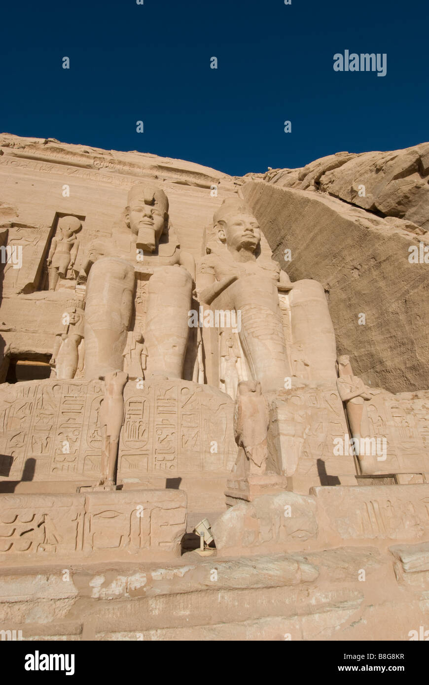 Ramsés II templo de Abu Simbel, dedicado a Amón Foto de stock