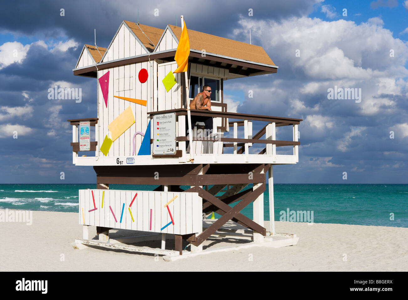 Socorrista en una cabaña en South Beach, Miami Beach, Gold Coast, Florida, EE.UU. Foto de stock