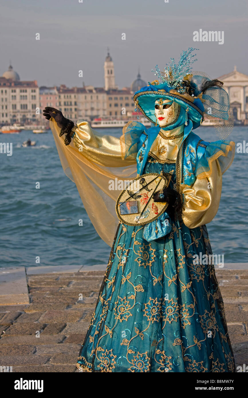 Carnaval de Venecia.chica mujer traje verde y máscara, Venecia Veneto  Italia Europa Vertical-Venice 90883 Fotografía de stock - Alamy