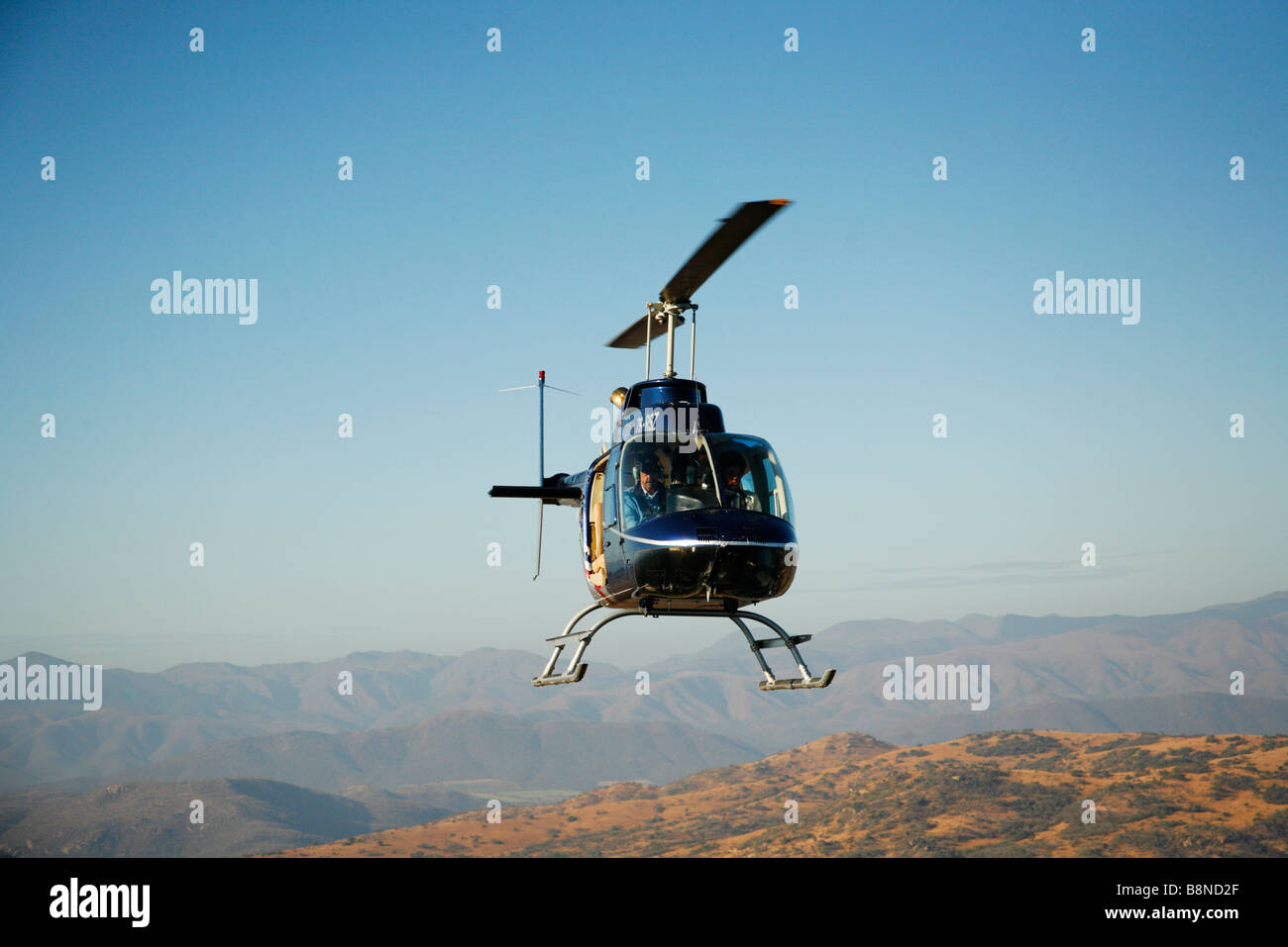 Vista panorámica de un helicóptero que sobrevolaba el Lowveld Foto de stock