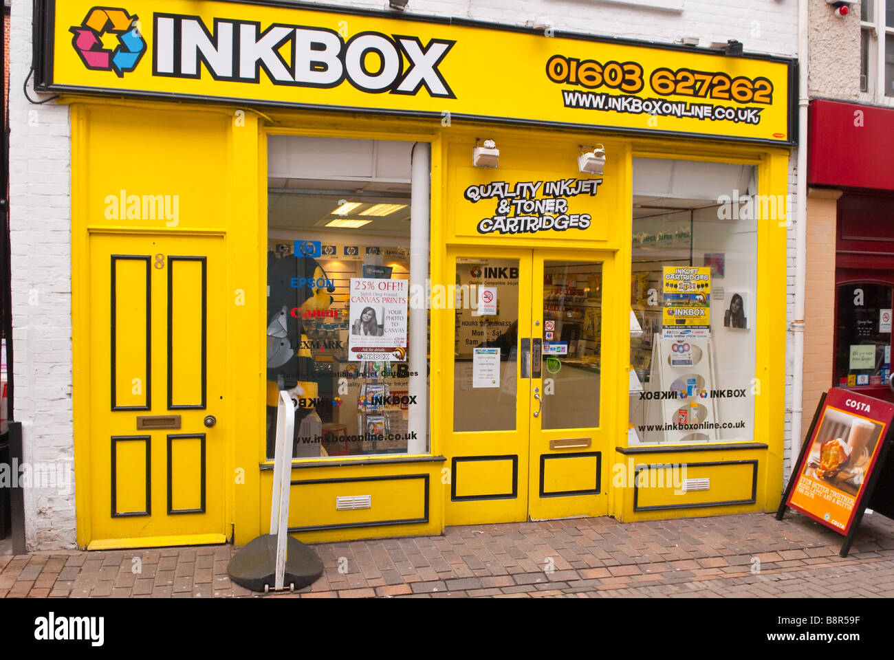 Inkbox tienda venta de cartuchos de tóner e inyección de tinta para  impresoras de ordenador en Norwich, Norfolk, UK Fotografía de stock - Alamy