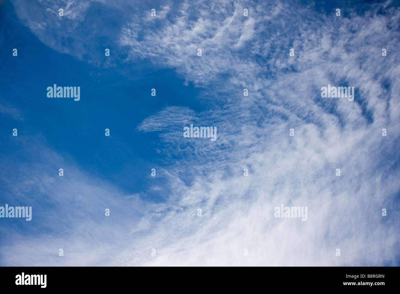 Las formaciones nubosas inusuales en un cielo Colorado de invierno Foto de stock