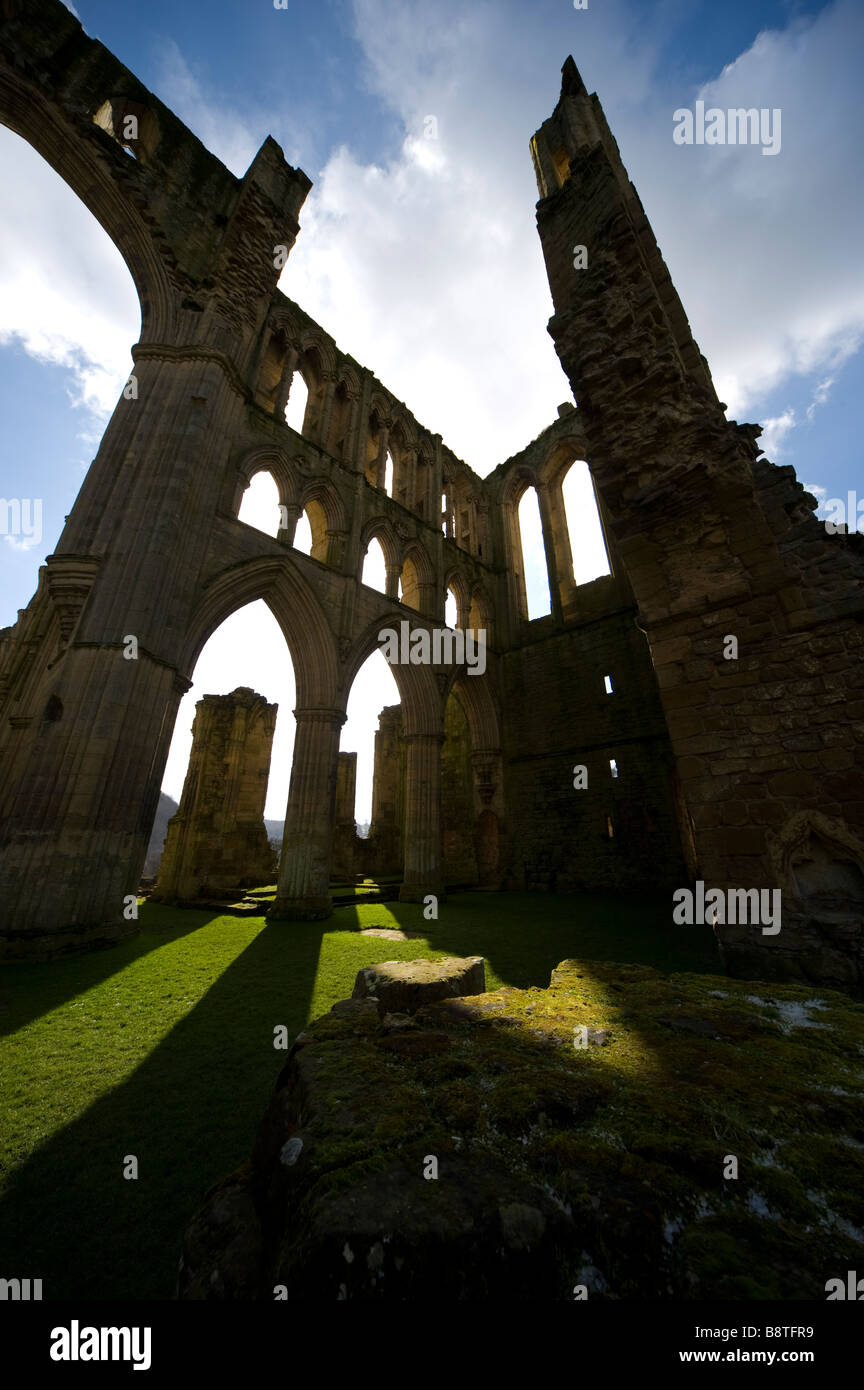 Las ruinas de la Abadía de Rievaulx, North Riding de Yorkshire, Reino Unido Foto de stock