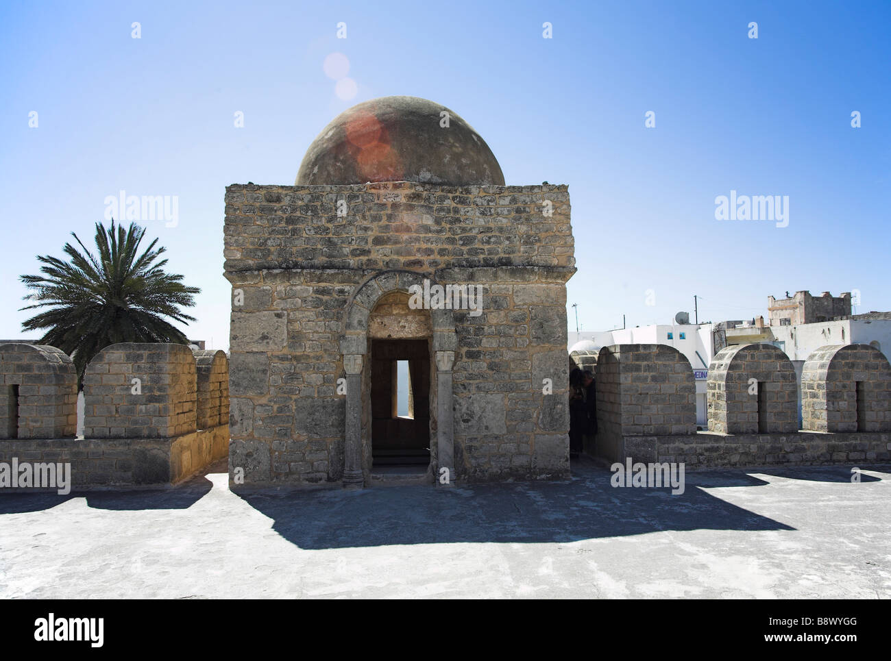 Una sala abovedada encima de la puerta principal del Ribat, monasterio fortificado dentro de la Medina, Sousse, Túnez. Dougga, el contar, tuni Foto de stock