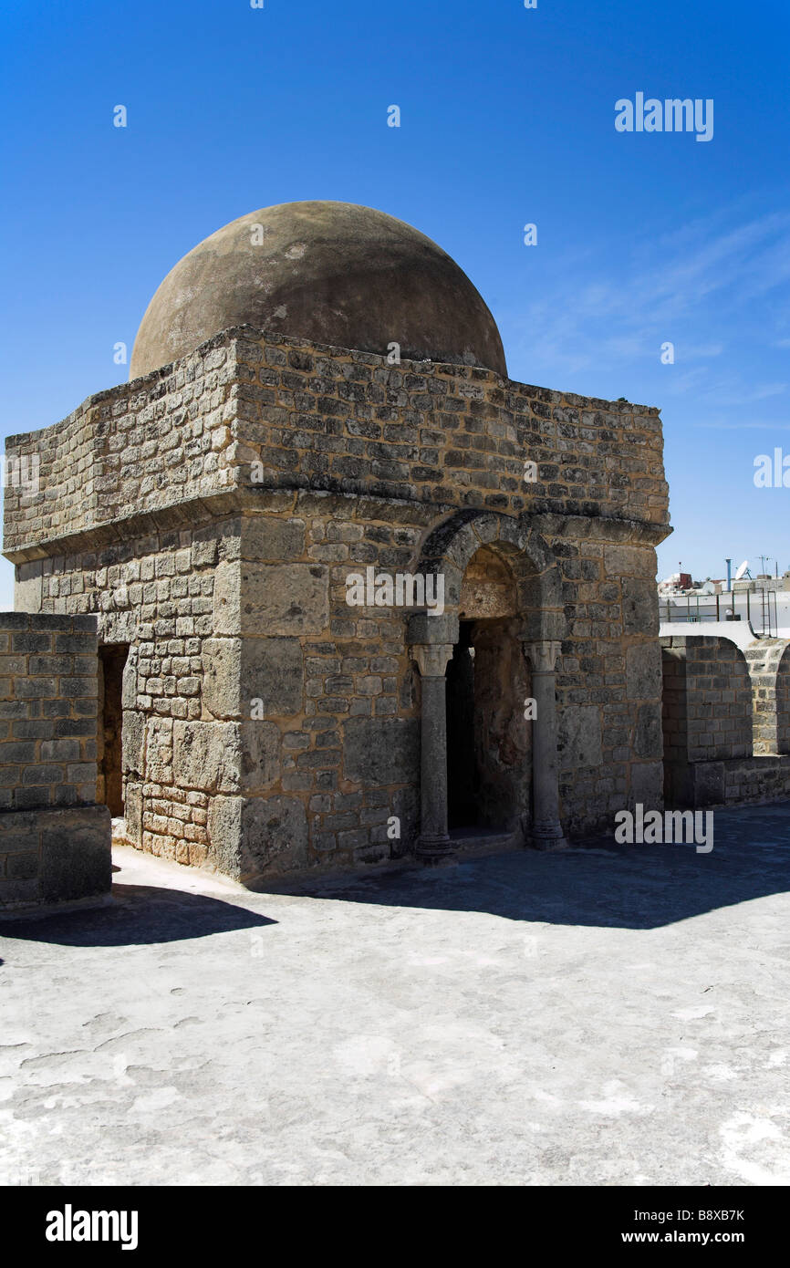 Una sala abovedada encima de la puerta principal del Ribat, monasterio fortificado dentro de la Medina, Sousse, Túnez. Dougga, el contar, tuni Foto de stock