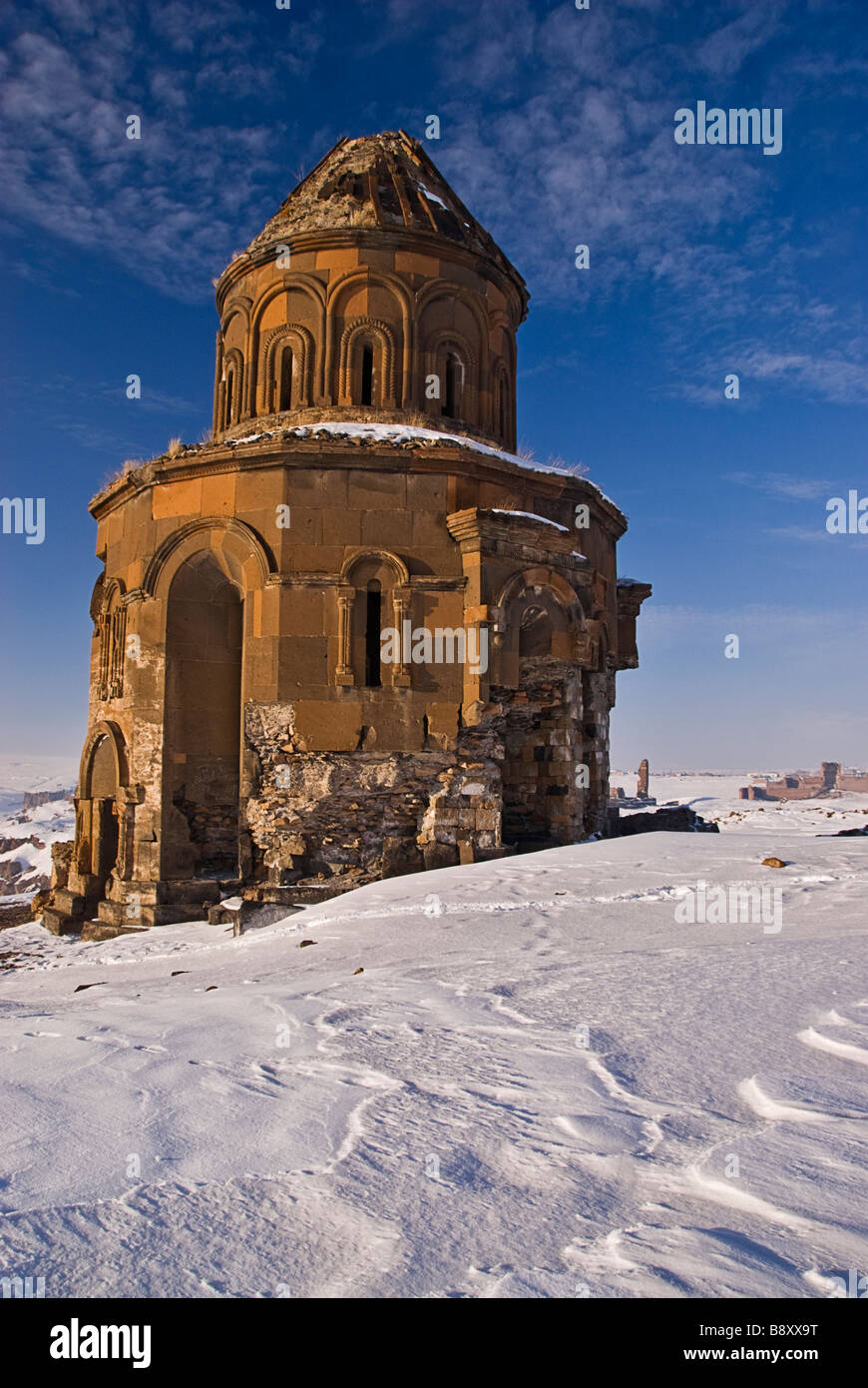 La antigua iglesia armenia y paisaje invernal, Ani, Turquía, Asia Foto de stock