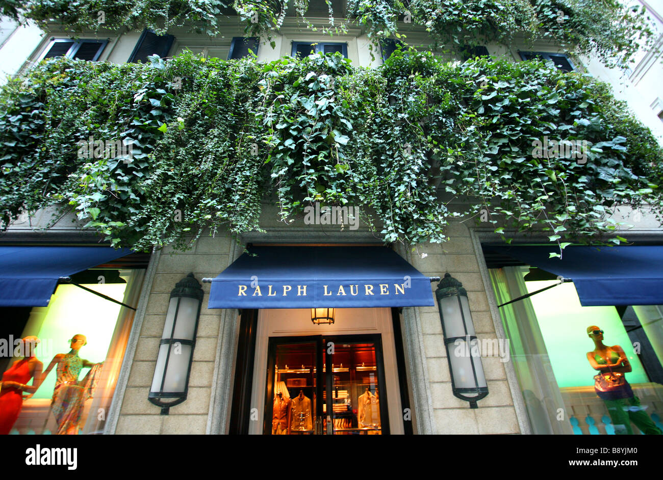 Tienda de Ralph Lauren, Via Montenapoleone, Milán, Lombardía, Italia  Fotografía de stock - Alamy