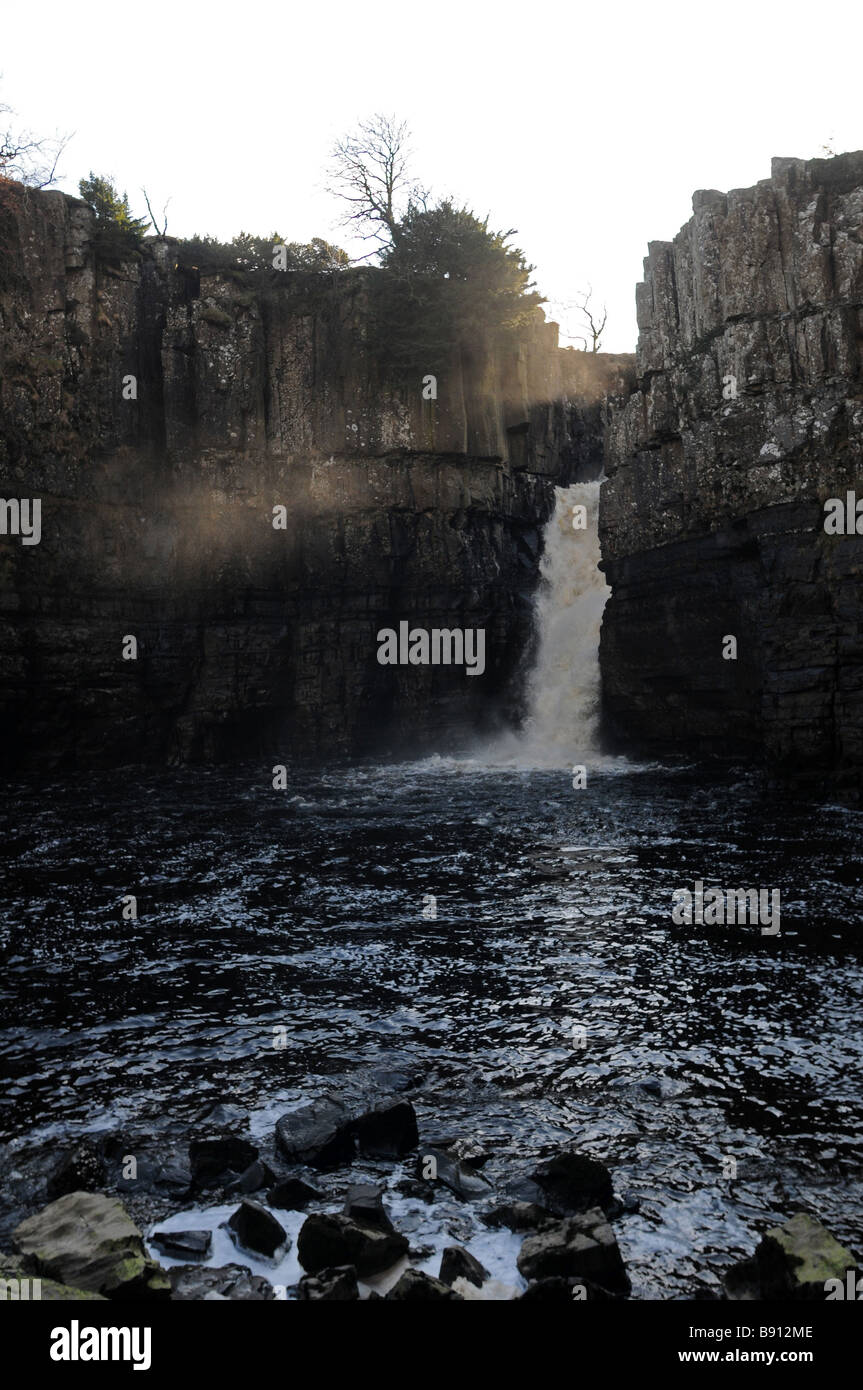 Fuerza alta cascada, cerca de Middleton en Teesdale, Condado de Durham, Reino Unido Foto de stock