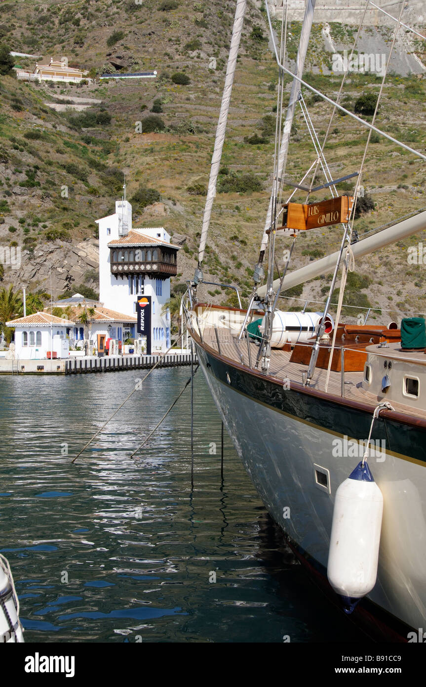 Marina del Este de la Costa Tropical en Andalucía al sur de España Leiusre barco Foto de stock