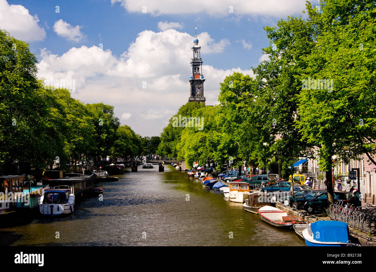 La torre de la Westerkerk visto desde keizersgracht Foto de stock