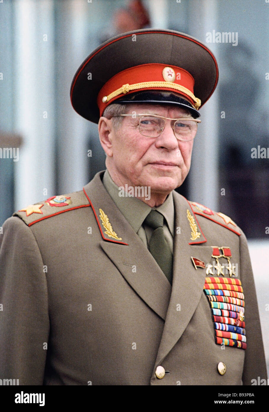 Ministro de Defensa de la URSS Mariscal Dimitri Ustinov 1908 1984 miembro del Comité Central del Ministro de Defensa de la URSS Mariscal Dimitri Ustinov 1908 1984 miembro del Comité Central del