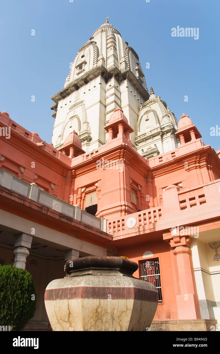 Nueva Vishwanath templo Birla Mandir o universidad hindú de Varanasi Foto de stock