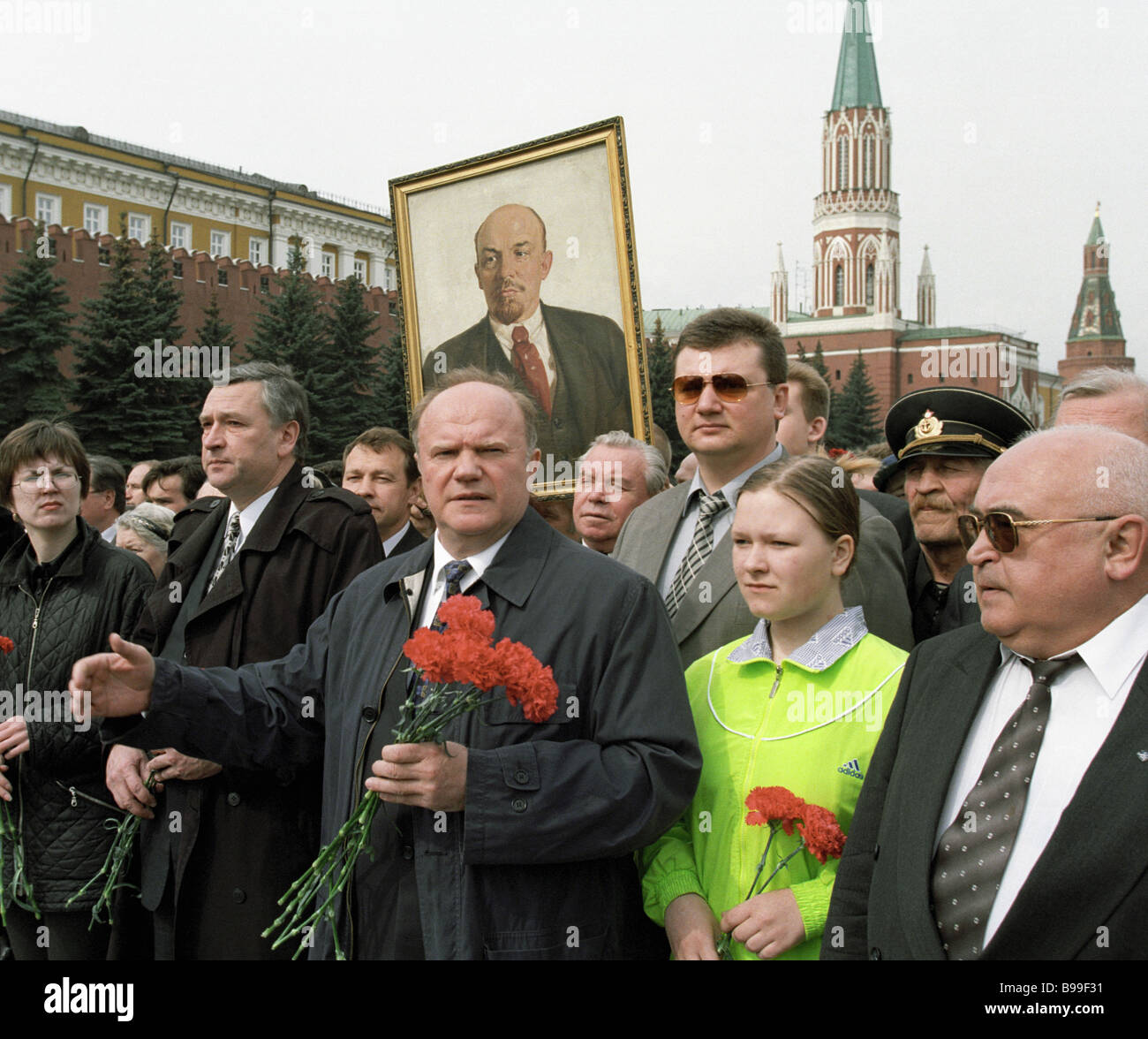 El líder de los comunistas rusos Gennady Ziuganov en cuadrado rojo sobre  Vladimir Lenin s cumpleaños Fotografía de stock - Alamy