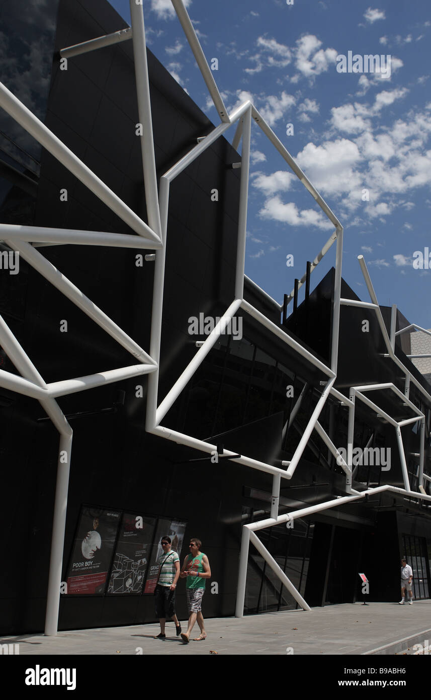 La compañía de teatro de Melbourne,nuevo edificio del teatro moderno en ...