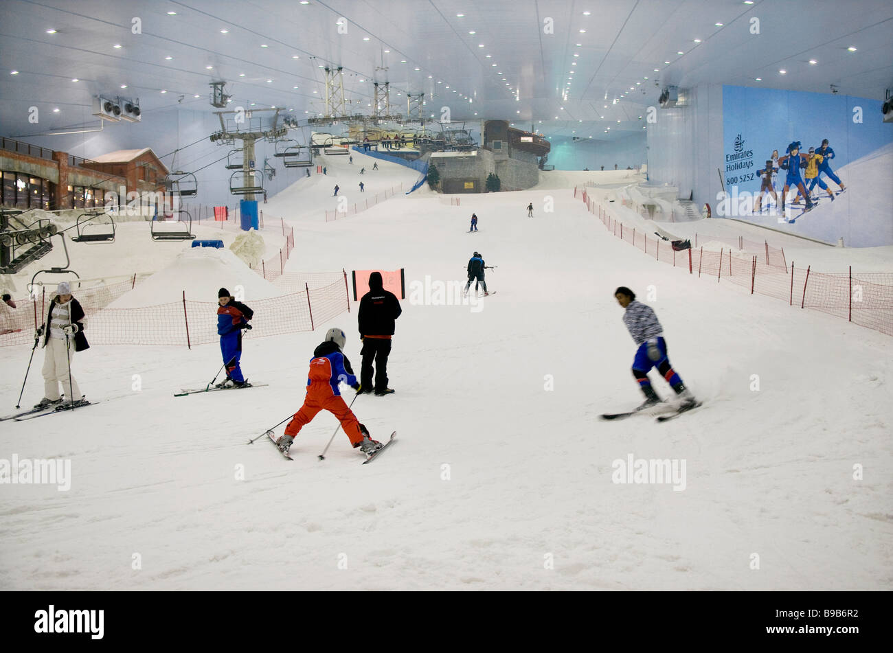 Complejo comercial dubai mall fotografías e imágenes de alta resolución
