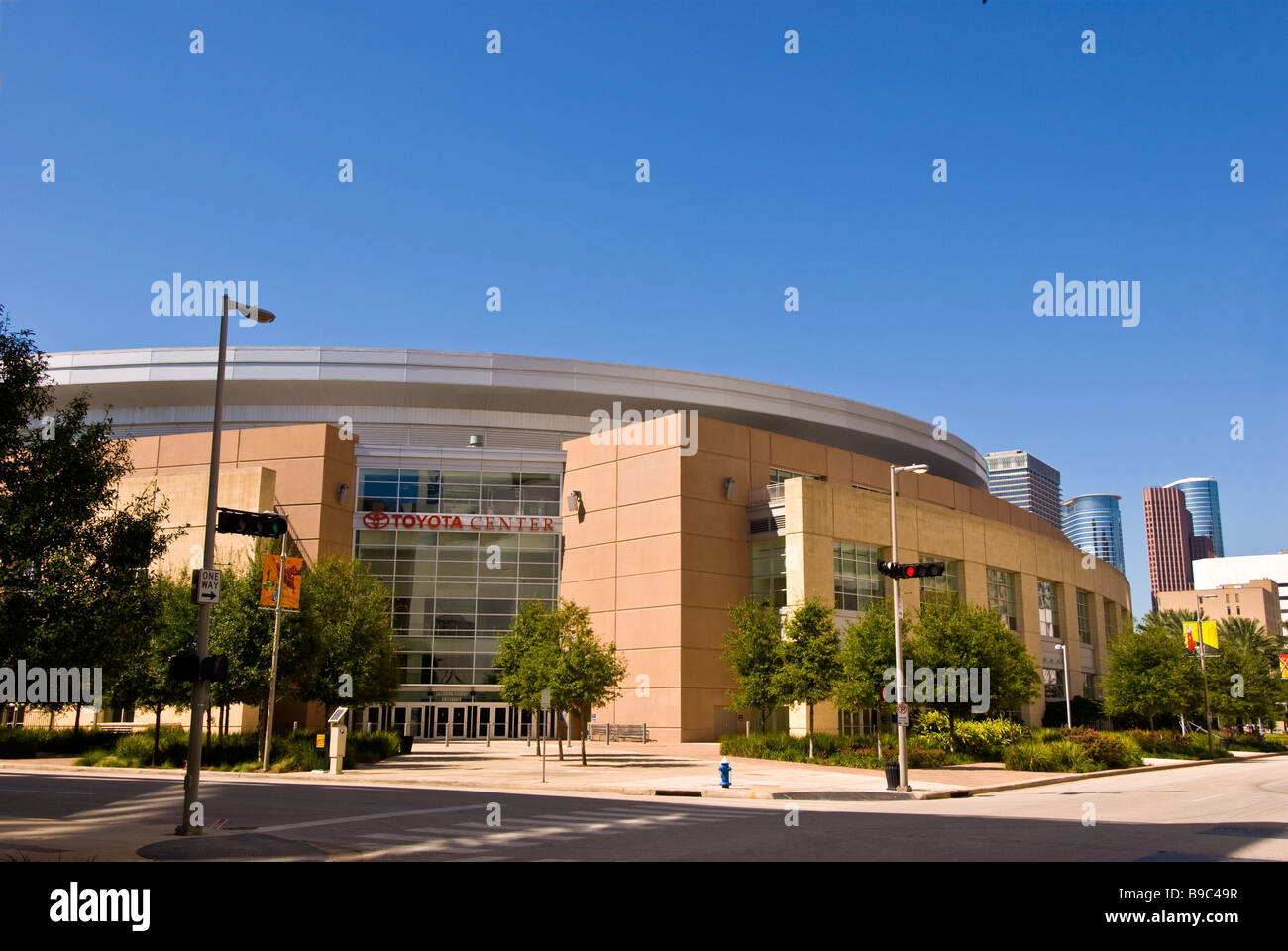 El Toyota Center de Houston Texas exterior sports arena NBA Houston Rockets AHL Houston Aeros edificio circular architectre Foto de stock