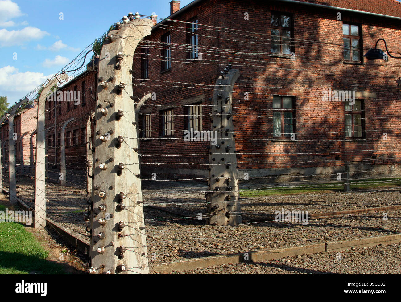 Campo de concentración nazi de AuschwitzBirkenau triple alambrada