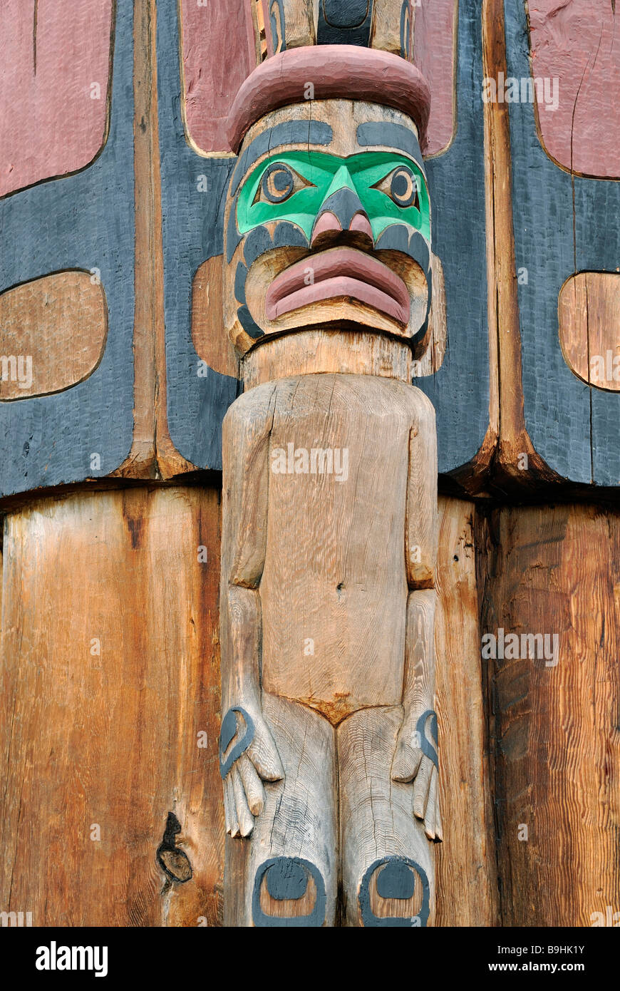 Detalle de un tótem de la tribu Cowichan, Duncan, Isla de Vancouver, British Columbia, Canadá, América del Norte Foto de stock