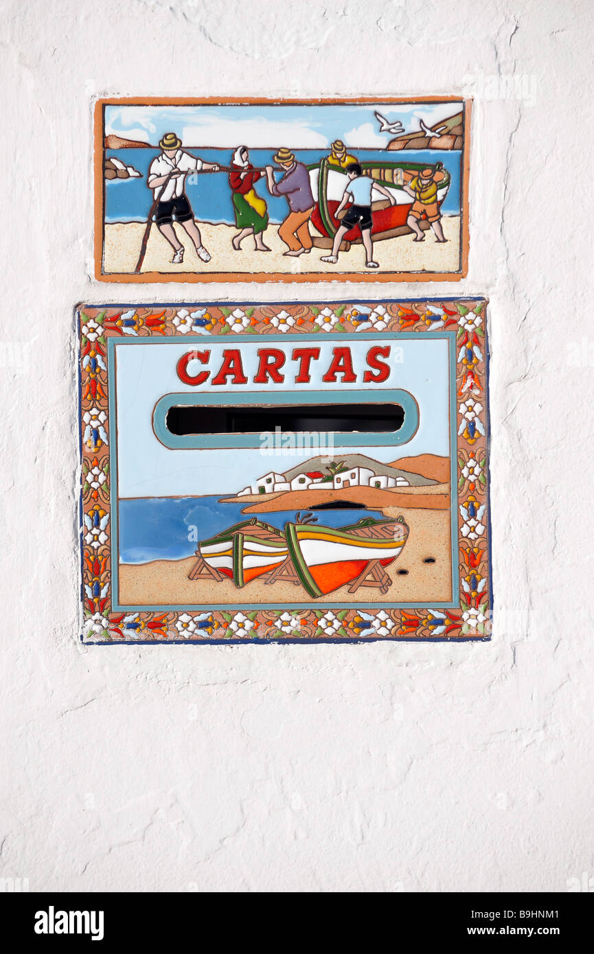 Letterbox y placa de nombre en una casa en Las Playitas, Fuerteventura, Islas Canarias, España, Europa Foto de stock