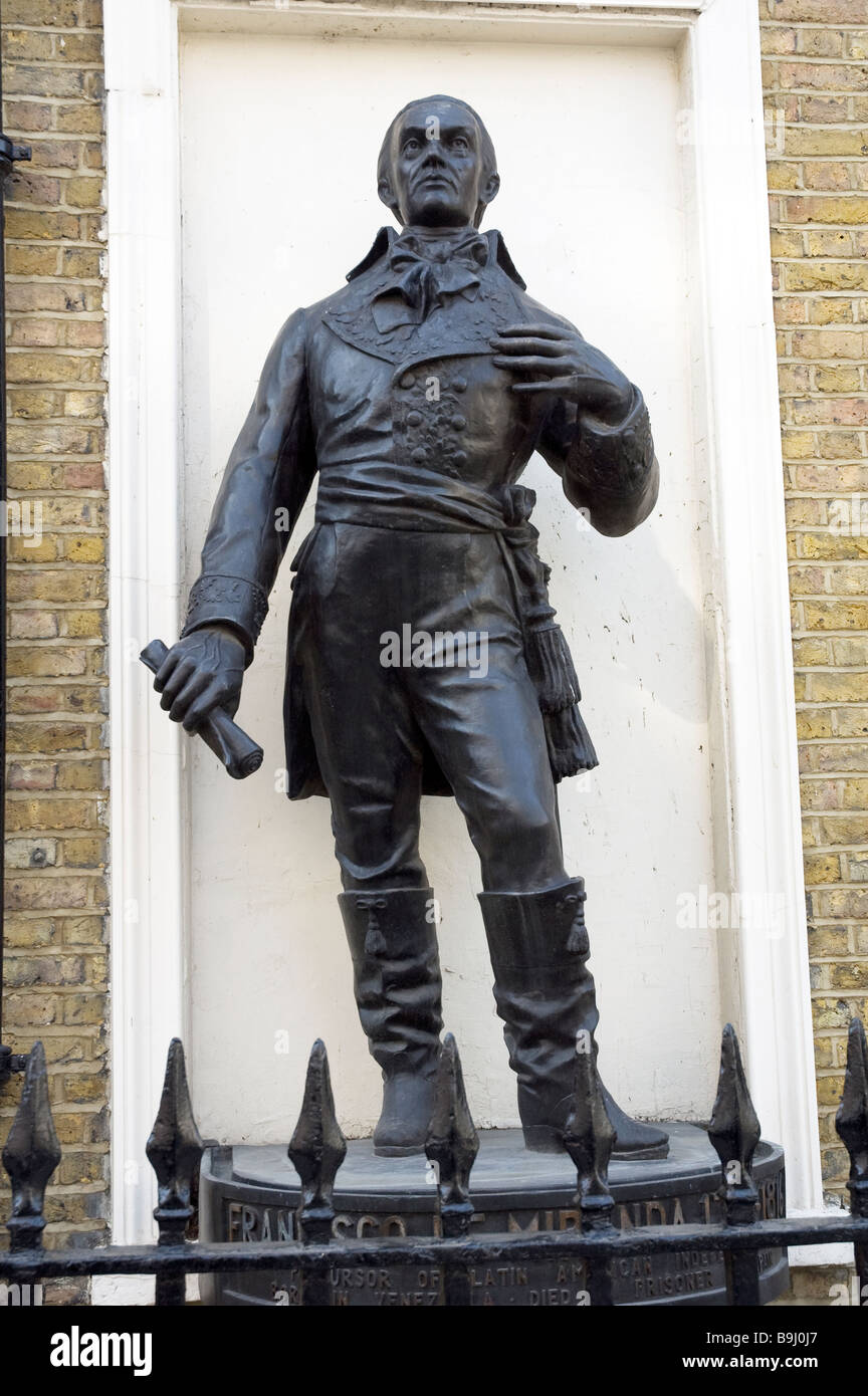 Gen Francisco de Miranda, una figura de bronce en Fitzroy Street, Londres, Gran Bretaña. Foto de stock