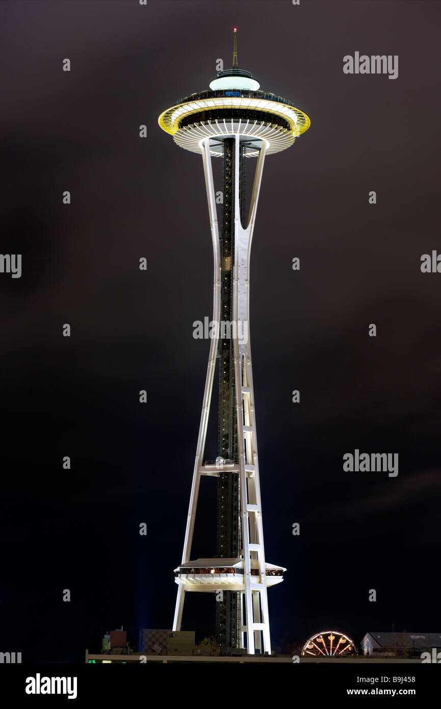En la noche del Space Needle, Seattle, Washington, EE.UU. Foto de stock