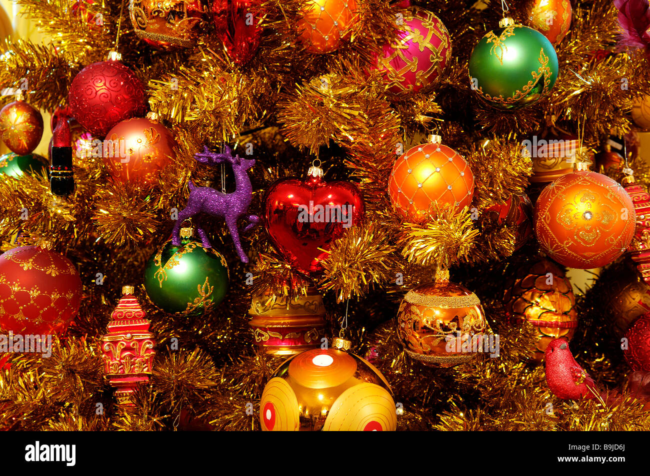 Adornos del árbol de Navidad el árbol de Navidad de oro artificial, detalle, Villa Ambiente, Nuremberg, Middle Franconia, Baviera, G Foto de stock