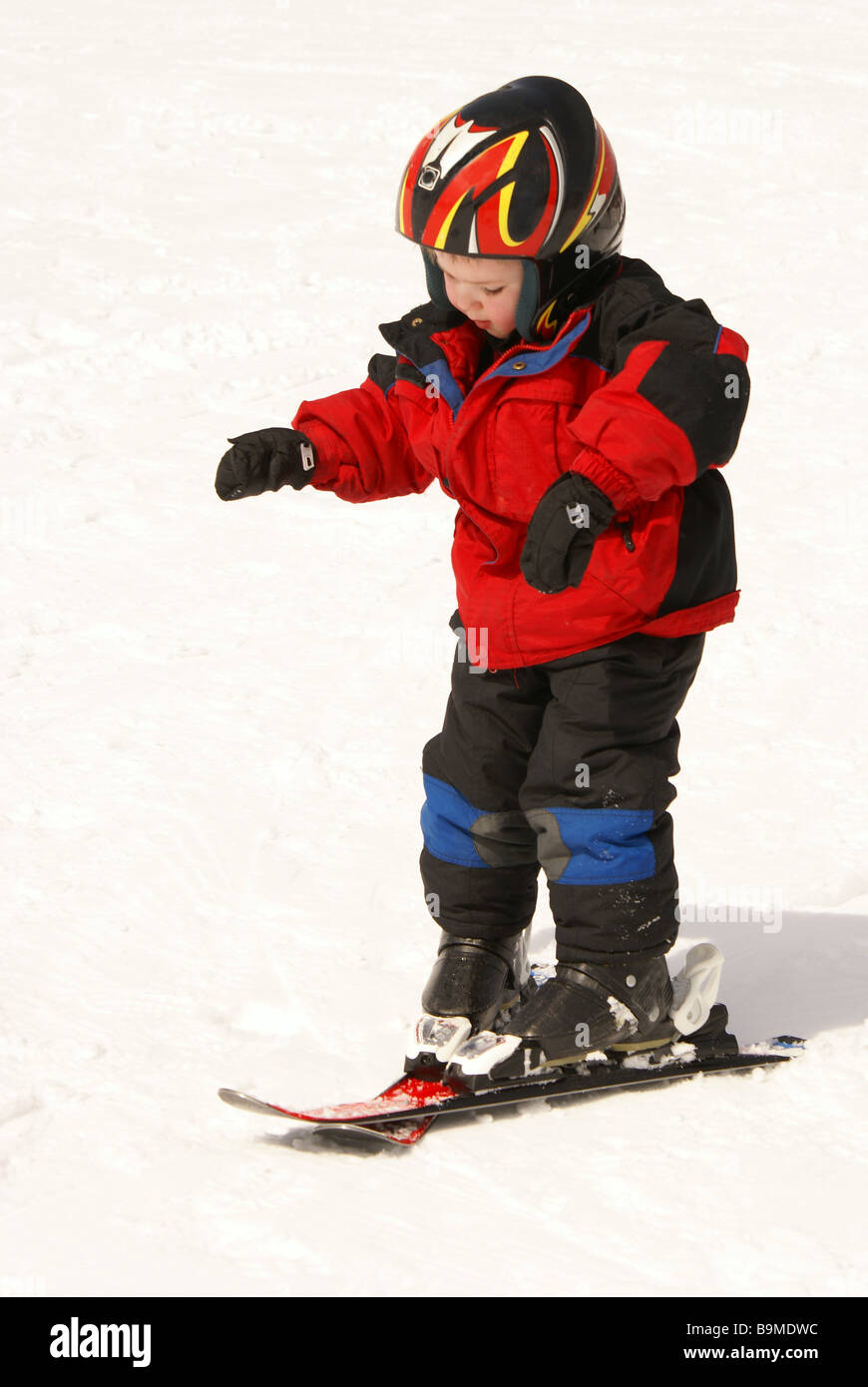Ropa de esquí para niños fotografías imágenes de alta resolución - Alamy