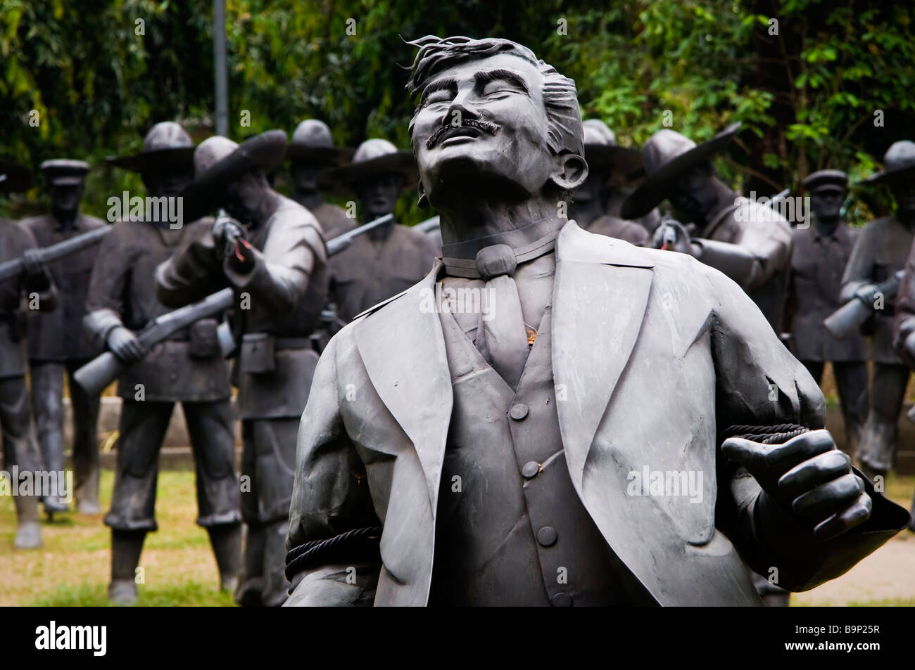 Estatuas en el sitio de la ejecución de Rizal. Foto de stock