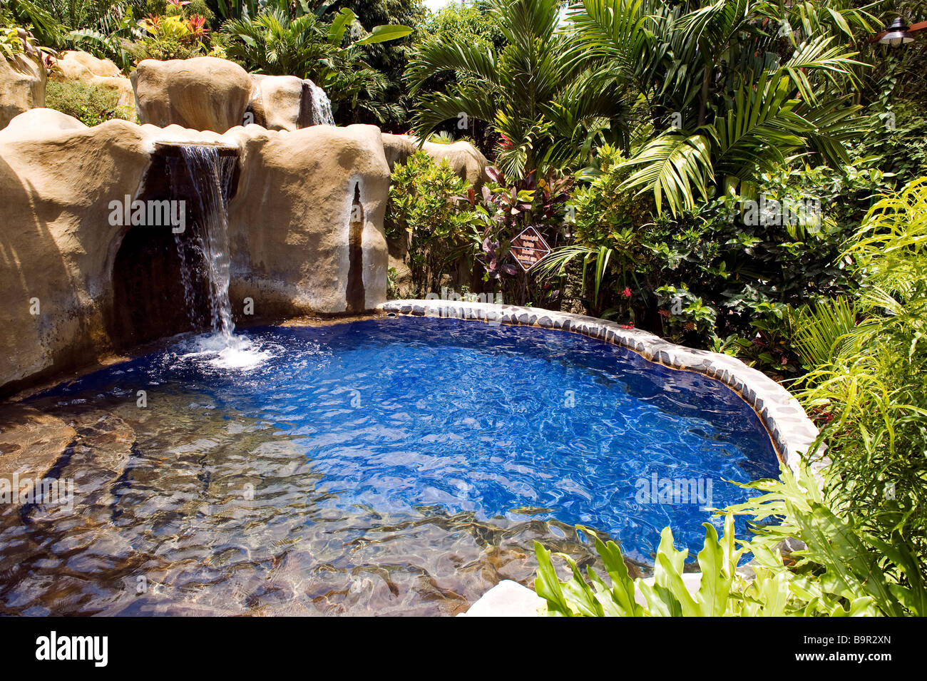 Costa Rica, provincia de Alajuela, La Fortuna, baños termales de Baldi Hot  Springs Fotografía de stock - Alamy