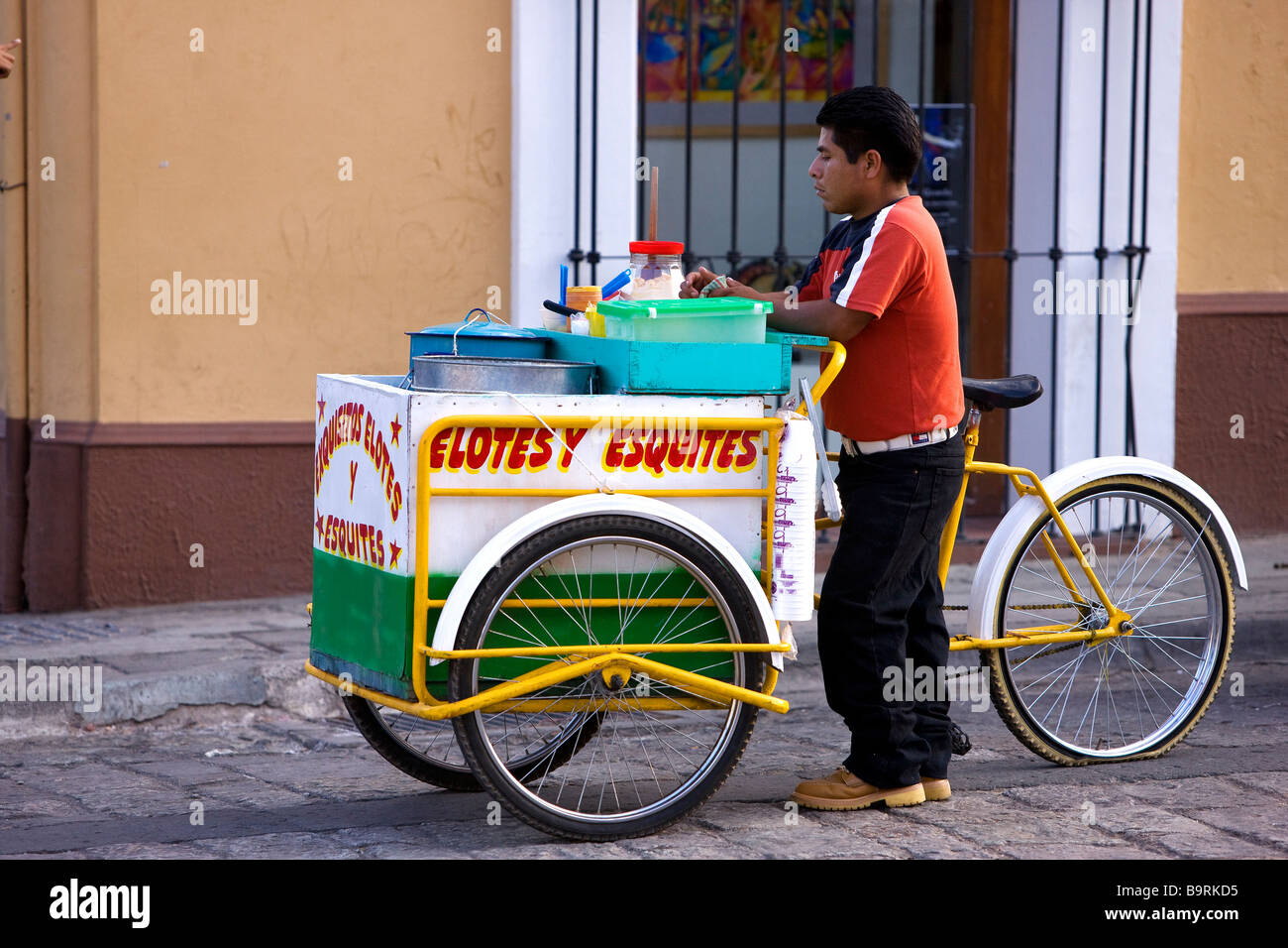 Mexico mexican tricycle fotografías e imágenes de alta resolución - Página  2 - Alamy