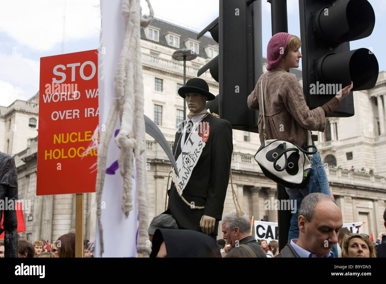 Protestas contra el capitalismo fuera del Banco de Inglaterra Foto de stock