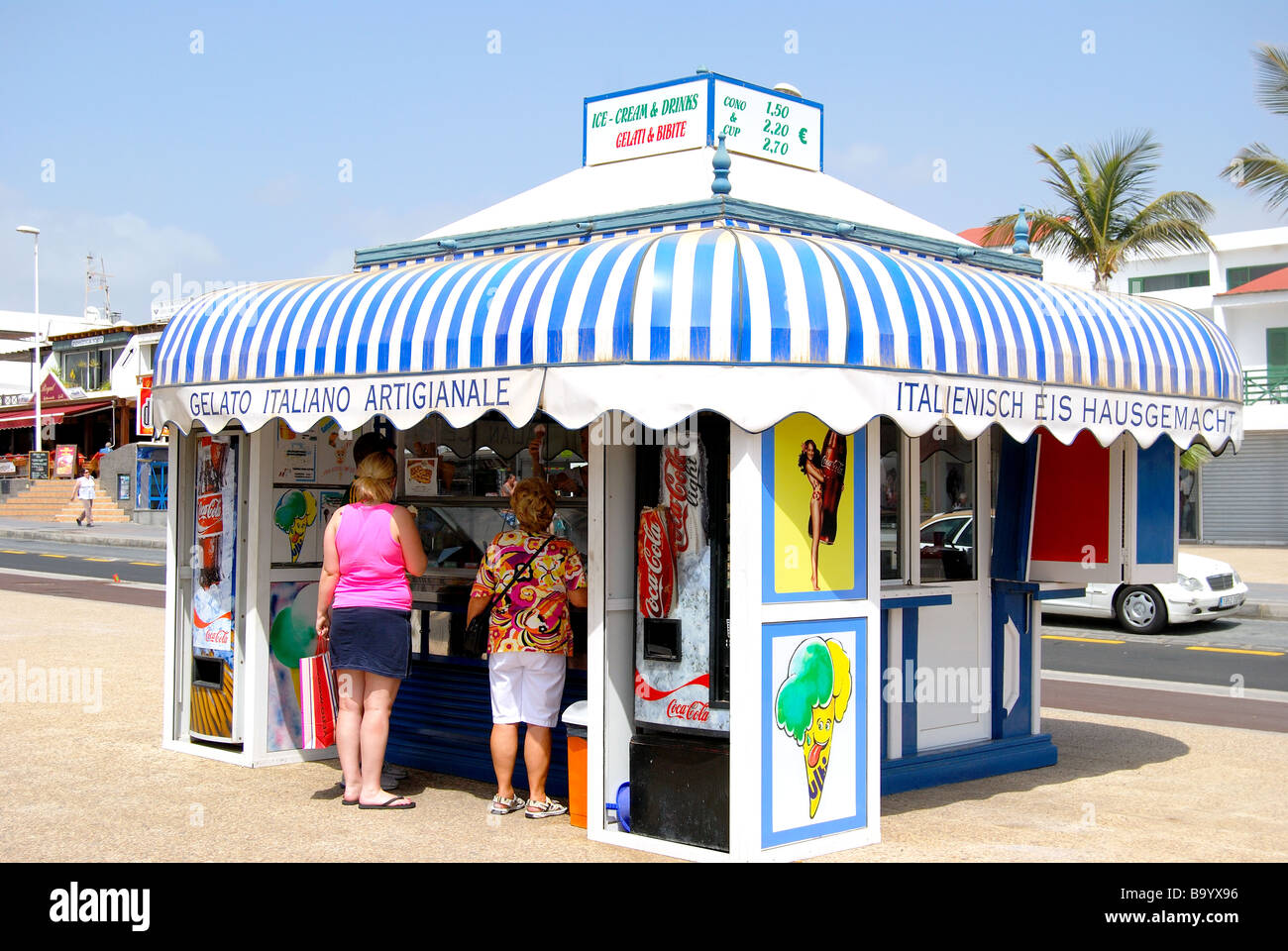 Ice cream stall fotografías e imágenes de alta resolución - Alamy