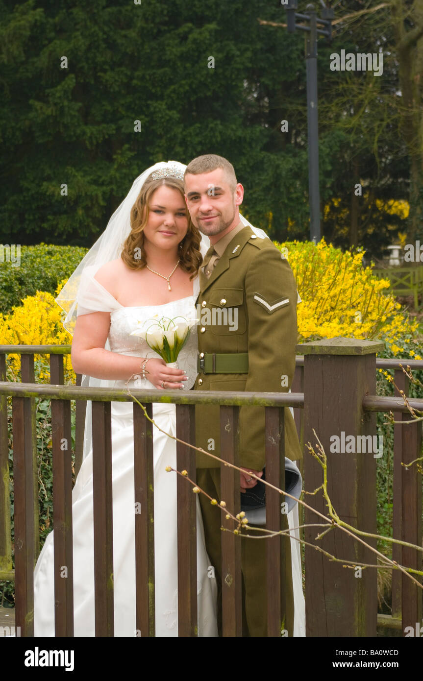 Military wedding fotografías e imágenes de alta resolución - Alamy