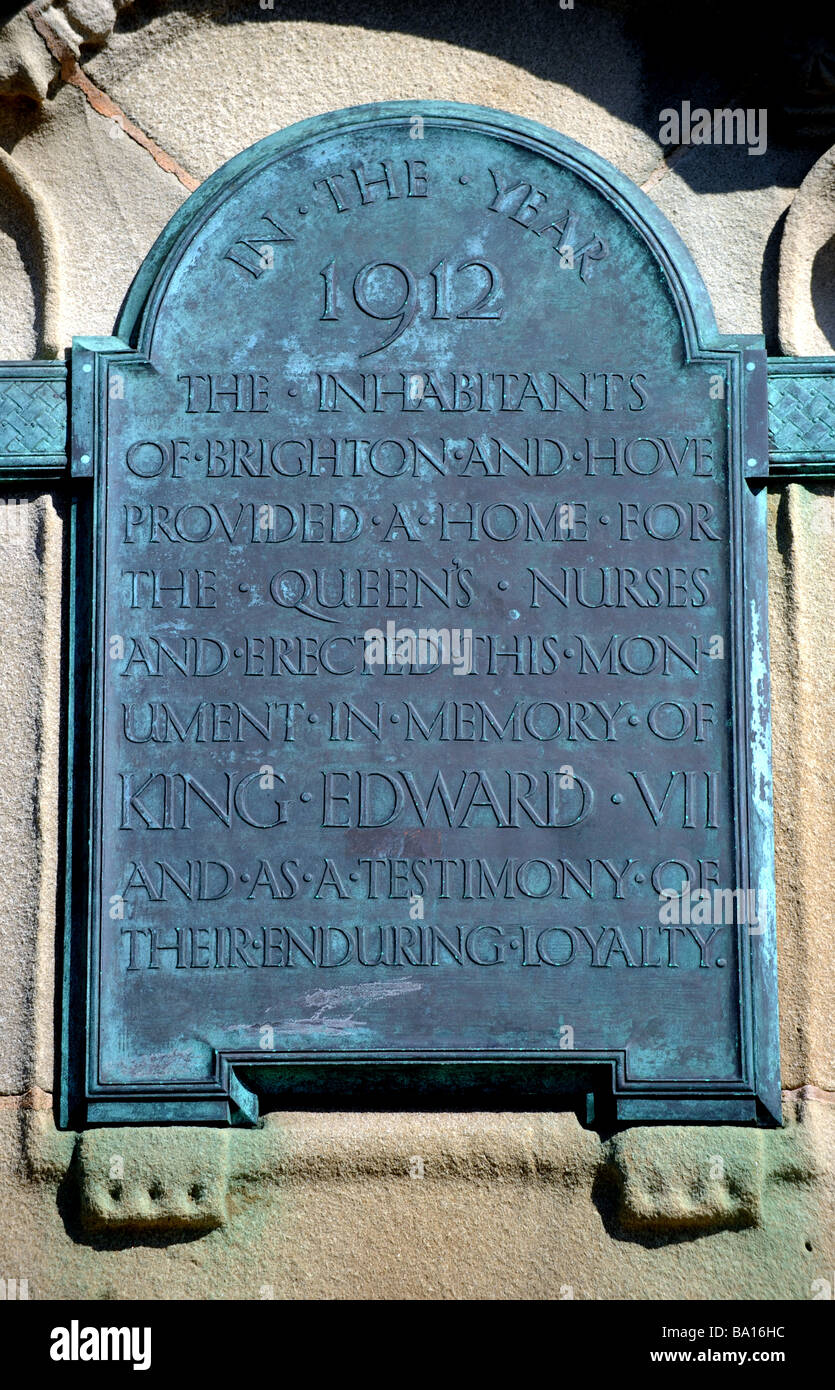 Monumento en memoria del Rey Edward VII conocida como la Estatua de la paz en el Brighton and Hove boundary Sussex en marzo de 2009 Foto de stock