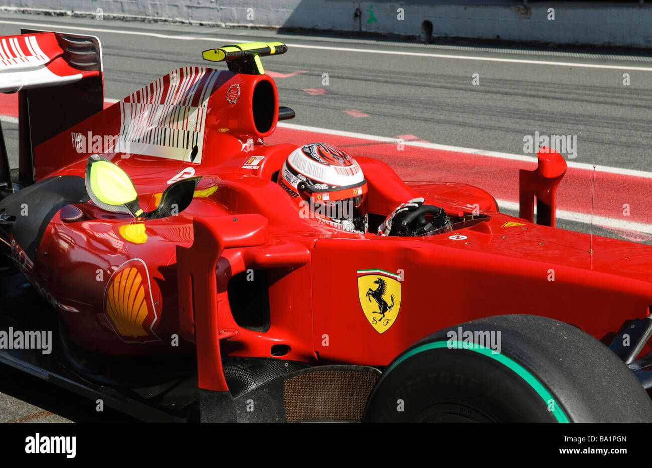 Kimi RAEIKKOENEN Ferrari F60 en el coche durante las sesiones de prueba de Fórmula Uno en marzo del 2009. Foto de stock