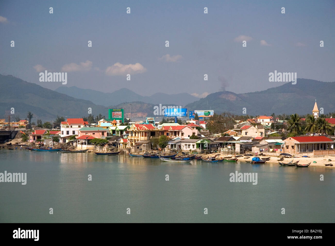 Ciudad costera de Lang Co en Vietnam Foto de stock