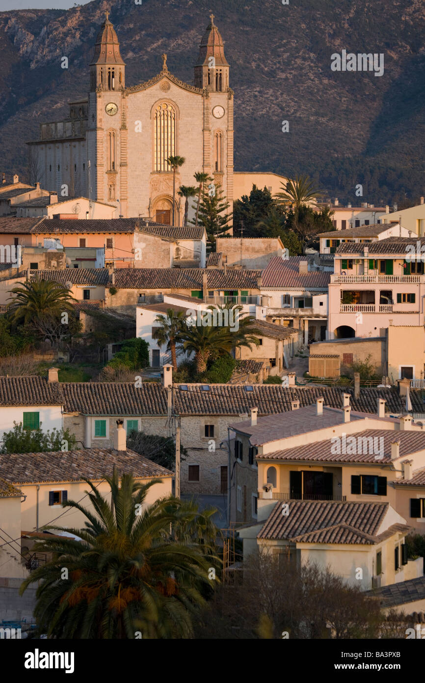 Iglesia de la ciudad de Calvia Mallorca España Foto de stock
