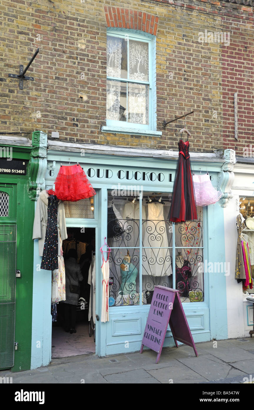 Nube de cuco tienda de ropa vintage de la Tierra Camden Passage Islington,  Londres, Gran Bretaña Fotografía de stock - Alamy