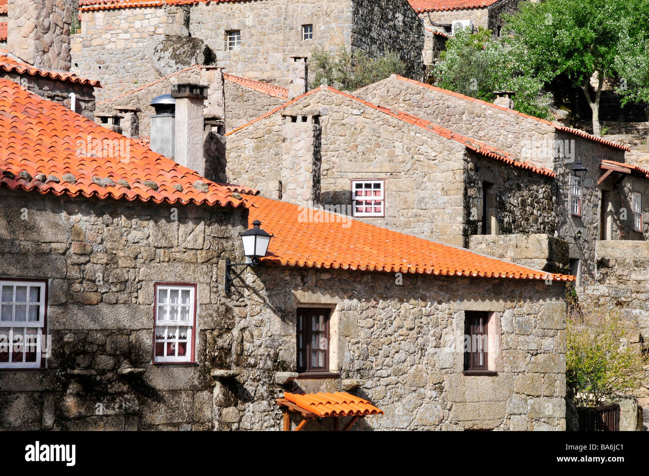 Casas graníticas, Villa Histórica de Sortelha, Portugal Foto de stock