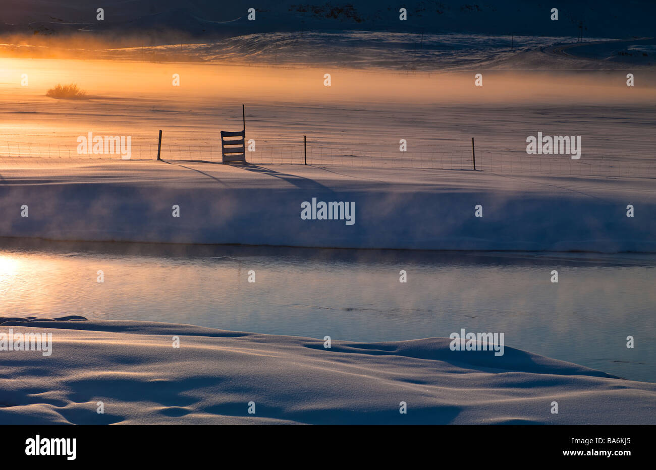 Puesta de sol de invierno, Hellishedi, Islandia Foto de stock