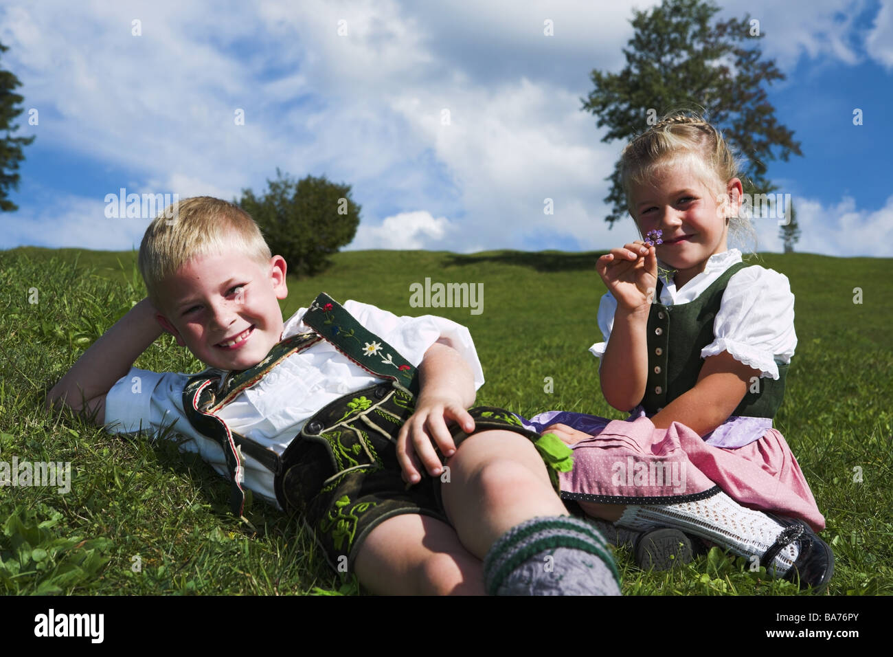 Pantalones cortos de vestir fotografías e imágenes de alta resolución -  Página 4 - Alamy